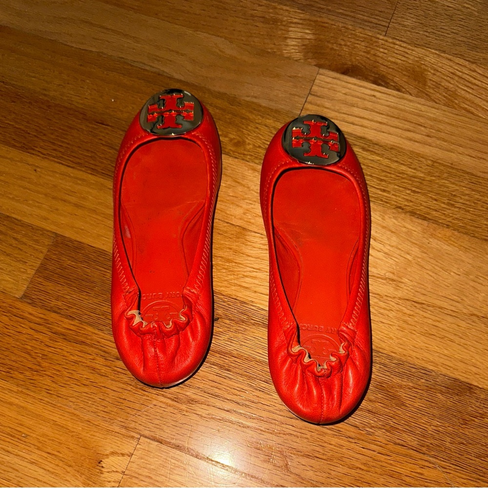 Tory Burch Reva ballet leather flats size 5 1/2, orange EUC